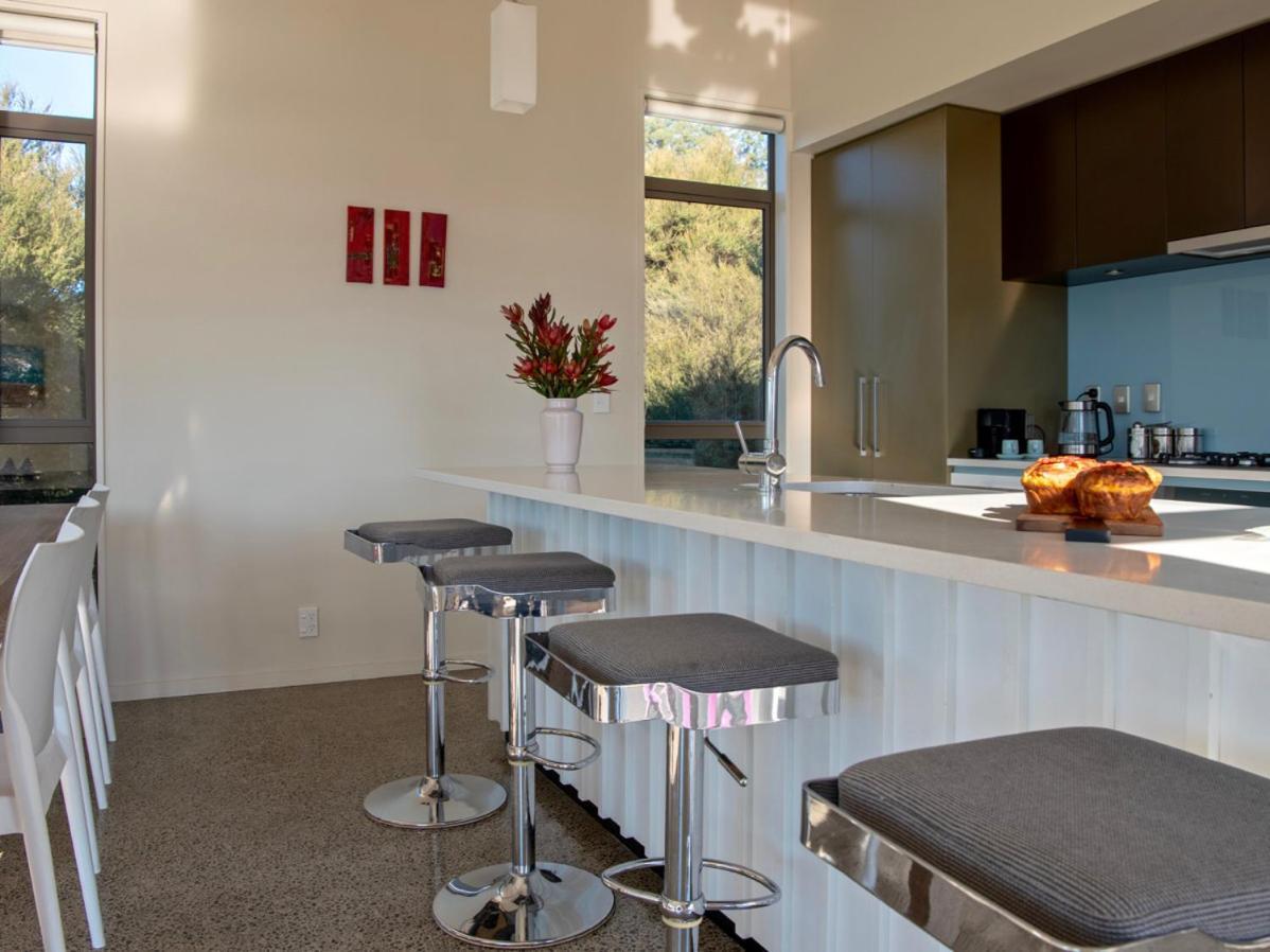 Kotare Point Paradise - Akaroa Holiday Home Dış mekan fotoğraf